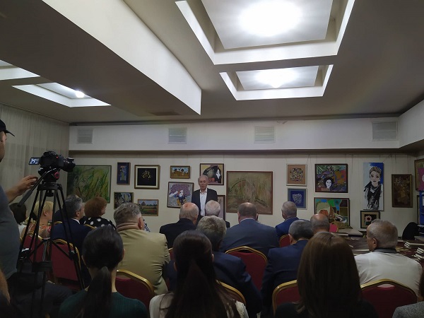 Տերյան մշակութային կենտրոնում հանդիպում էր  «Տերյանի» հետ