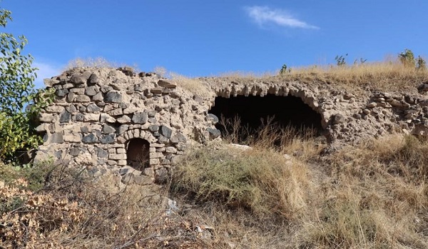 Դալմայի այգիներում քանդել են 16-18-րդ դարի հուշարձանը