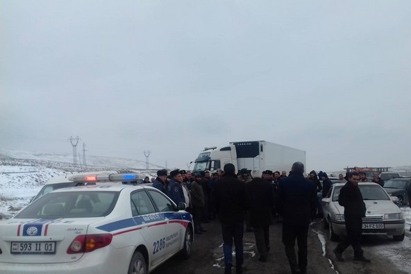 Առավոտյան 8-ից փակելու ենք բոլոր մարզերի ճանապարհները, խափանելու ենք ամեն ինչ. ֆերմերներ