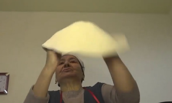 Տիկին Սեդան Լաս Վեգասից վերադարձել է Արտաշատ ու պիցցա է պատրաստում