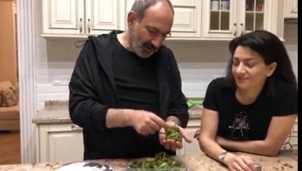 Փաշինյանը ցուցադրել է, թե ինչպե՞ս են ընտանիքով հաղթահարում կորոնավիրուսային ճնշող մթնոլորտը