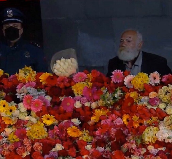 Բոլորի սրտերը գերած պապիկին պետական մակարդակով  ուղեկցեցին Ծիծեռնակաբերդի հուշահամալիր