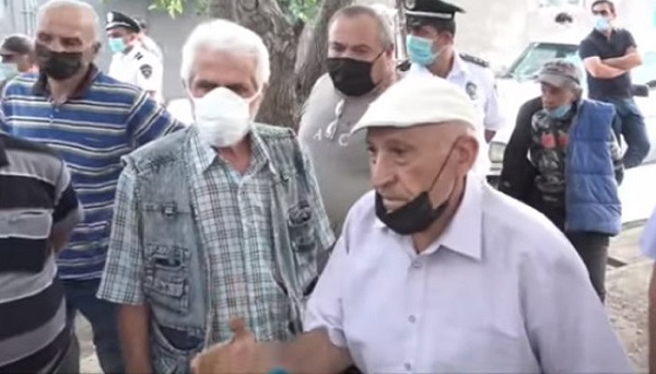 Հացի փող ենք աշխատում, էդ էլ չեն թողնում․ հնամաշ իրերի շուկայի առևտրականներ