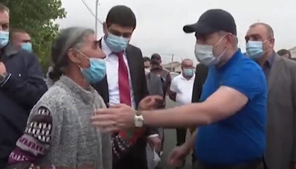 Գյուղապետը մամային ու ախպորս քայքայիչ դեղեր է տվել, մահափորձ է կատարել. Գանձակի բնակիչը՝ վարչապետին