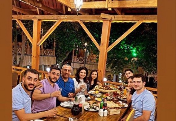 Սամվել Ալեքսանյանի ընտանիքը հանդիպել է Արա և Ալիկ Ավետիսյանների հետ