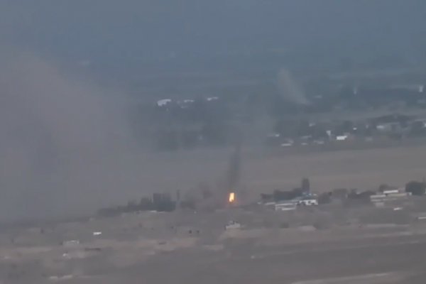 Կադրերում երևում է, թե ինչպես են ադրբեջանցիները կենդանի վահան դարձնում իրենց իսկ քաղաքացիներին