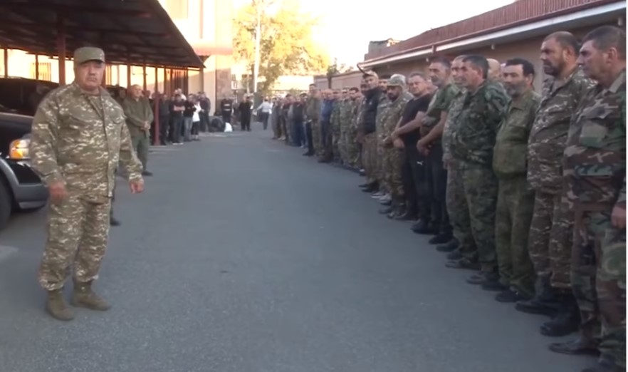 Էդ բաշիբոզուկները ժողովուրդ չեն, ազգ չեն, պիտի փրթենք դրանց․ Սասուն Միքայելյանն՝ Արցախ մեկնողներին