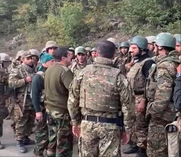 Ուզում եմ գնաք, մի քիչ կազդուրվեք․․․Արայիկ Հարությունյանը՝ թշնամու գրոհն այսօր ետ մղած տղաներին