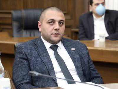 Եթե մեկ էլ փորձեք իմ ընտանիքին ինչ-որ ուլտիմատումներ ներկայացնեք, վզներդ իմ ձեռքով եմ կտրելու. «Իմ քայլի» պատգամավոր