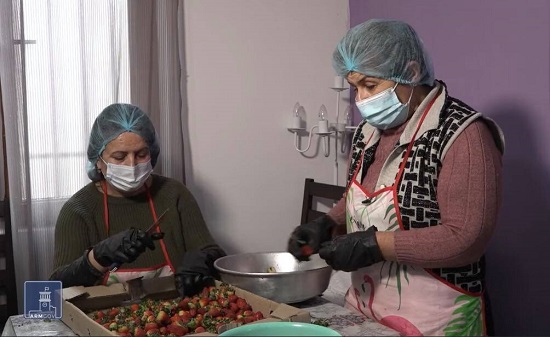 Հադրութցի կանայք Երևանում իրենց հյուրընկալած ընտանիքի հետ արտադրություն են հիմնել