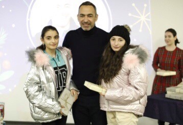 Արցախցի երեխաները Սուրբ ծնունդը նշեցին Յուրի Ջորկաեֆի հետ 