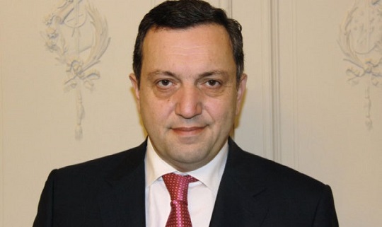 Հարկավոր է ոչ թե մուրճ, այլ դիրիժորական ձողիկ. Ավետ Ադոնց