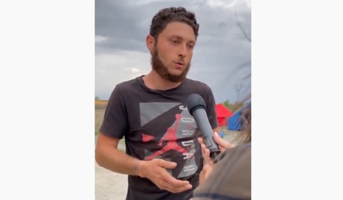 Երիտասարդ ակտիվիստը ջնջել է Նիկոլի պատկերով կրծքի դաջվածքն ու միացել Սարդարապատից մեկնարկած երթին