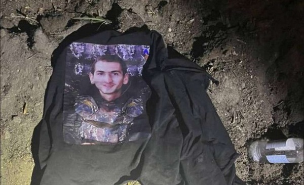 Զոհվածի հոր շապիկը պատռել են, գցել գետնին ու հասցրել մարմնական վնասվածքներ