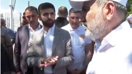 «Էժանագին բեմադրություն»