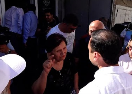 Քաղաքը գիշերային թիթեռնիկներից մաքրե'ք, թոռս հարցնում է՝ տատ, էդ ի՞նչ թիթռենիկ է. բնակիչը՝ Ավինյանին