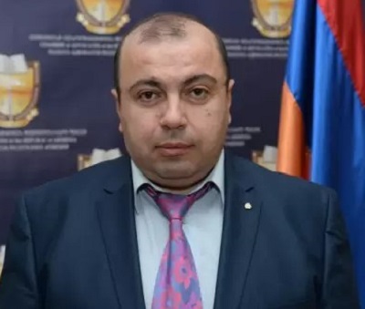 Խանութի սեփականատերը, ով հայտնի փաստաբան է, կտրել է իր խանութի դիմաց գտնվող խաղողի վազը 