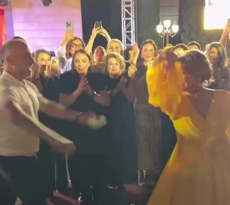 Եղիշե Մելիքյանի ու Սոֆի Դեվոյանի պարը համացանցի հիթ է դարձել