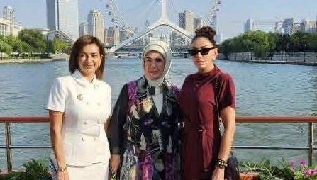 Աննա Հակոբյանի լուսանկարը Թուրքիայի և Ադրբեջանի առաջին տիկնանց հետ