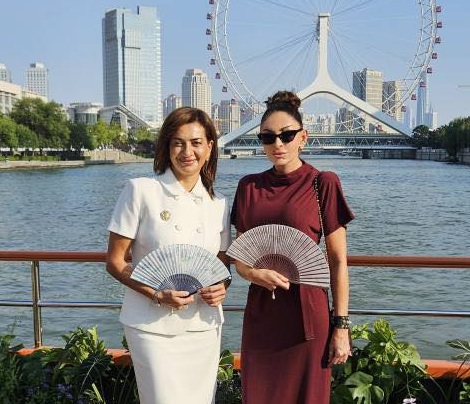 Աննա Հակոբյանի ու Մեհրիբան Ալիևայի համատեղ լուսանկարը