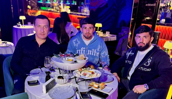 Արսեն Հարությունյանը  լուսանկար է հրապարակել Վահագն Մկրտչյանի և Արման Ծառուկյանի հետ