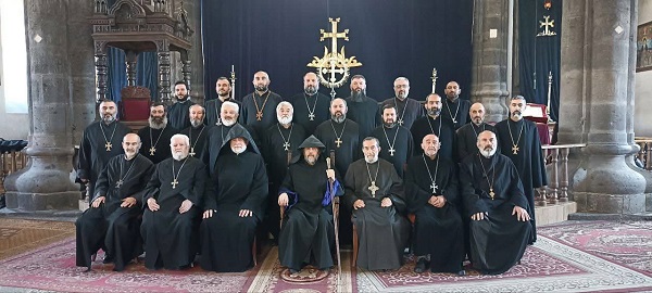 «Եթե, բացի մեր թեմի հոգևորականներից, որևէ մեկը Շիրակի թեմի եկեղեցիներից մեկում Պատարագ մատուցի, կնշանակի՝ առաջնորդանիստը բռնազավթված է»․ հայտարարություն