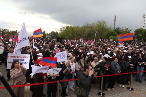 Իշխանական քարոզչամեքենան ստում է, երեկ հանրահավաքի վայրից ոչ մի անձ բերման չի ենթարկվել. «Ուժեղ Հայաստան»