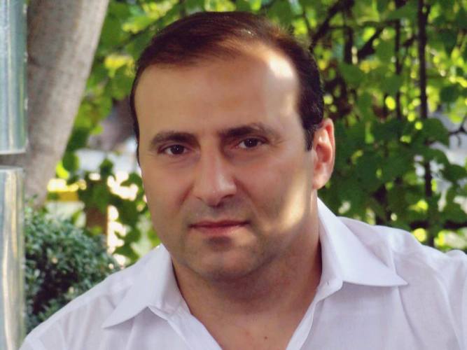 Երևանում թալանել են Գոռ Վարդանյանի եղբոր՝ Դուքենդո ֆեդերացիայի նախագահի ավտոտնակը