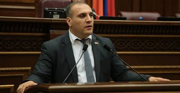 Իմքայլական պատգամավորն ընդդիմության մասին խոսեց ձիու մասին անգլիական ասացվածքով