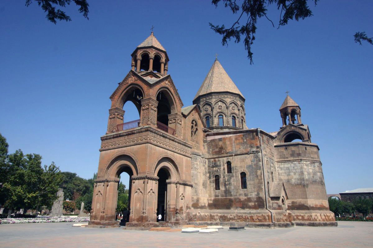 «Կչքվես էդտեղից, լսեցի՞ր Նիկոլ». Իշխանություններին քննդատած հոգեւորականին կարգալույծ են անում