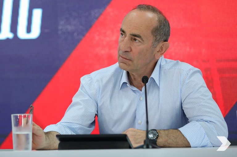 Մեկ անձի պատճառով հայ ժողովուրդն ունեցել է պարտություն և խաչ քաշել 90-ականների ձեռքբերումների վրա. Քոչարյան