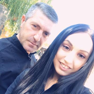 Նիկոլ, հայրս զոհվեց հանուն հայրենիքի, ինձ ժառանգեց իր անունը, իսկ դու ի՞նչ ես ժառանգելու աղջիկներիդ