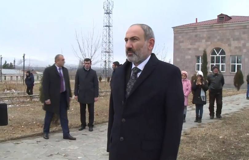 Իրոք հրավիրում եմ էլի, քաղաքապետ տղա եմ. Ինչպե՞ս Նիկոլ Փաշինյանը մերժեց Սպիտակի քաղաքապետին