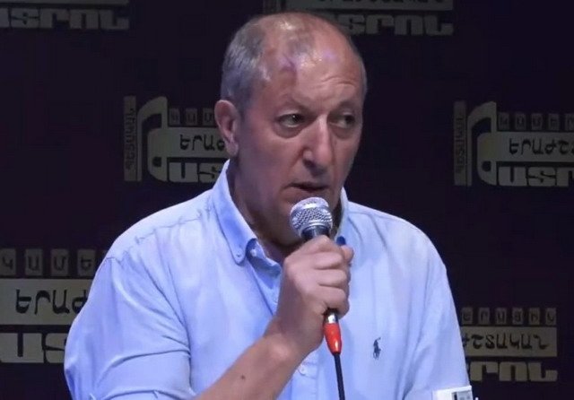 «Ո՞վ է Հրաչյա Հակոբյանը... էնքան փալաս պատգամավորներ կան». Սամսոն Ստեփանյան