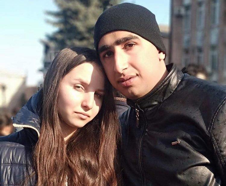 Կյանքիս մեջ այս օրը սևով ներկվեց, ինչո՞ւ հենց մեր սերը պիտի այս ավարտն ունենար...