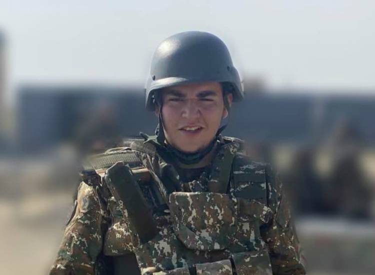 Մամ, մինչև չհաղթենք՝ չեմ գալու. Վանեցյանի կինը հրապարակել է որդու լուսանկար