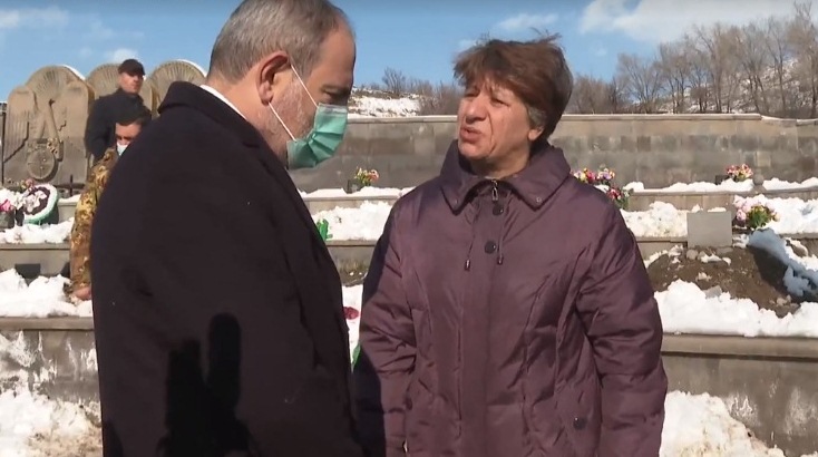 Տղաներ ջան, տեսեք՝ ինչ մարդ է եկել, խոնարհվում ձեր առաջ․ սիսիանցի սգավոր մայր